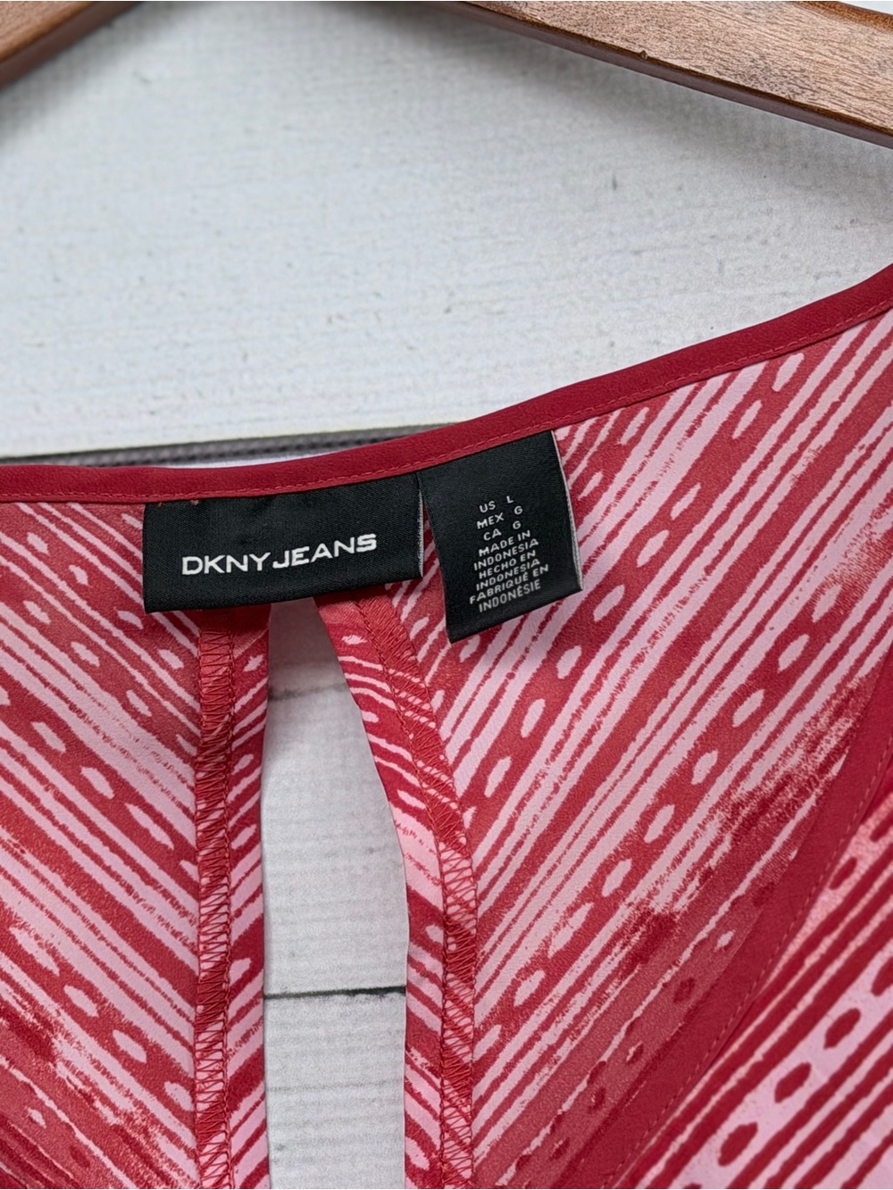 DKNY Jeans Cosmos Pink Red Geometric Handkerchief Hem Tank Top - Large - Picture 2 of 3